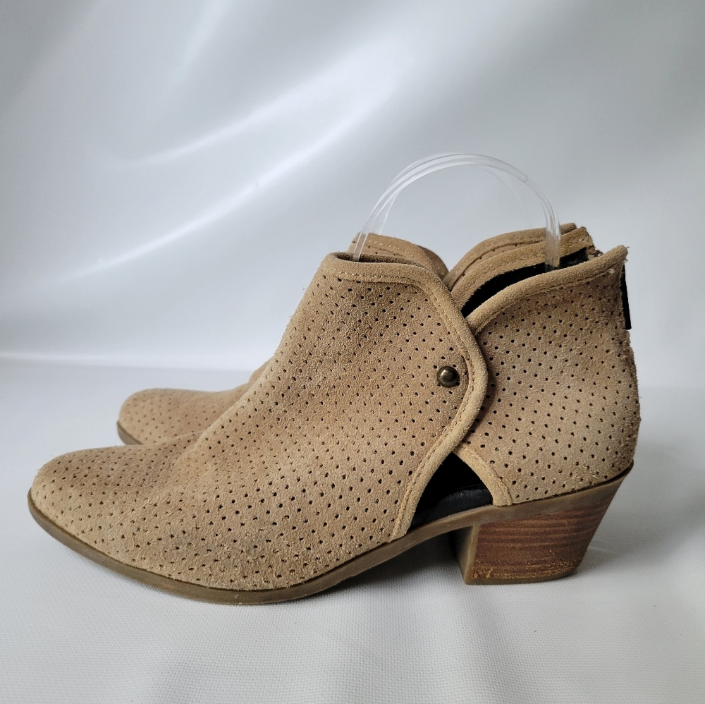 Adam Tucker Suede Leather Laser Cut Cushioned Booties Sz 8